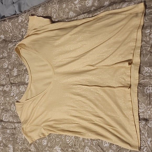 Victoria Sport Tee - Picture 3 of 4